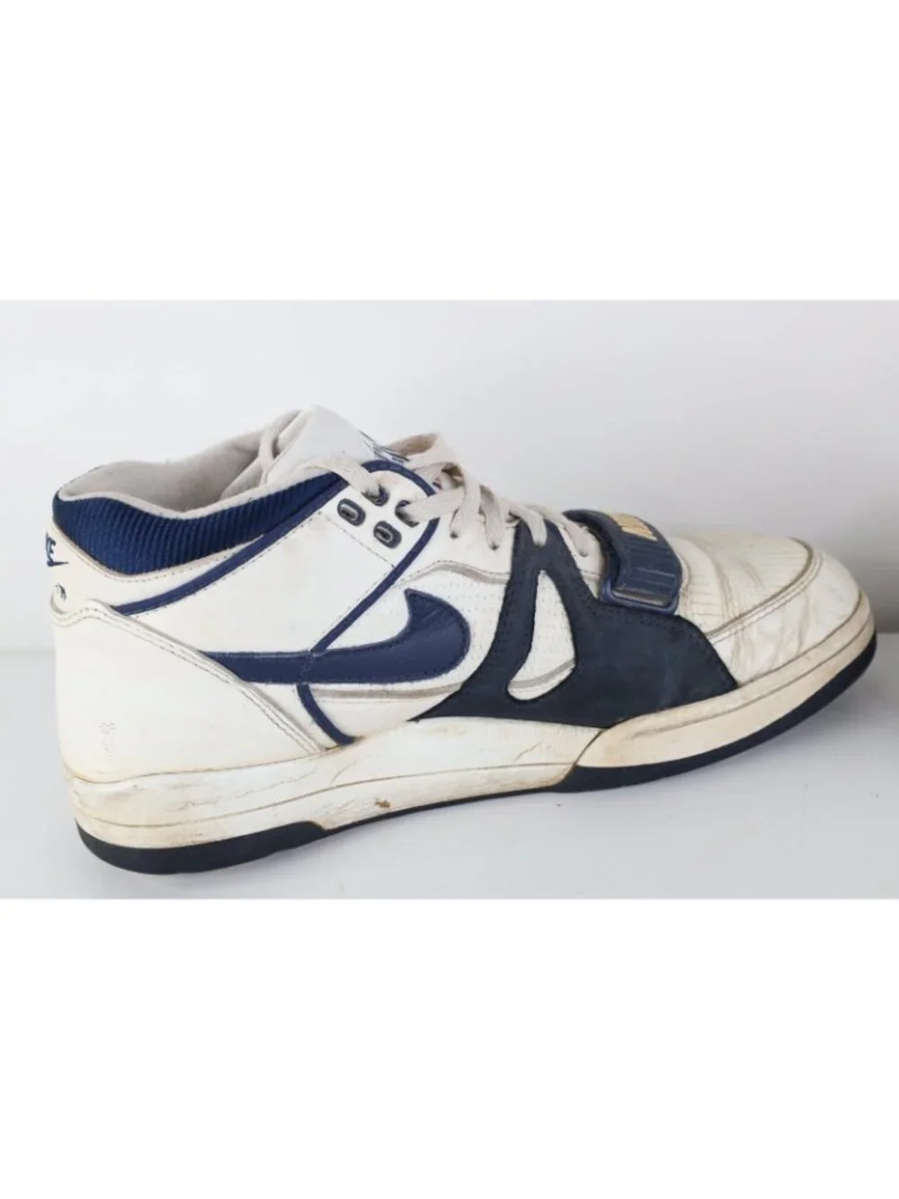Vintage Y2K 2004 Nike Mens 10 Distressed Air Alpha Force Shoes Basketball White